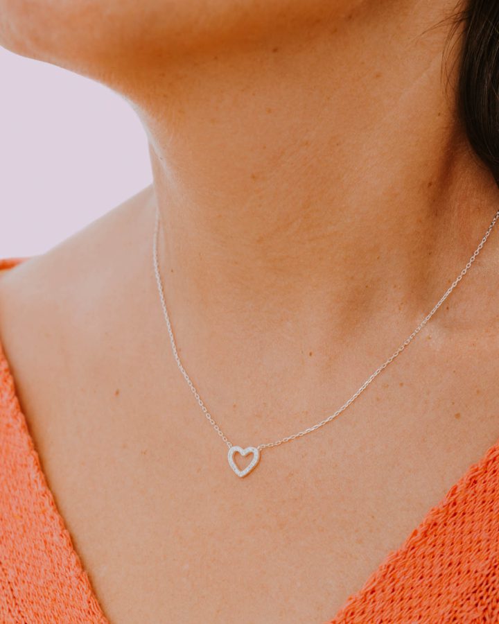 cadena en plata de ley corazón abierto circonitas blancas