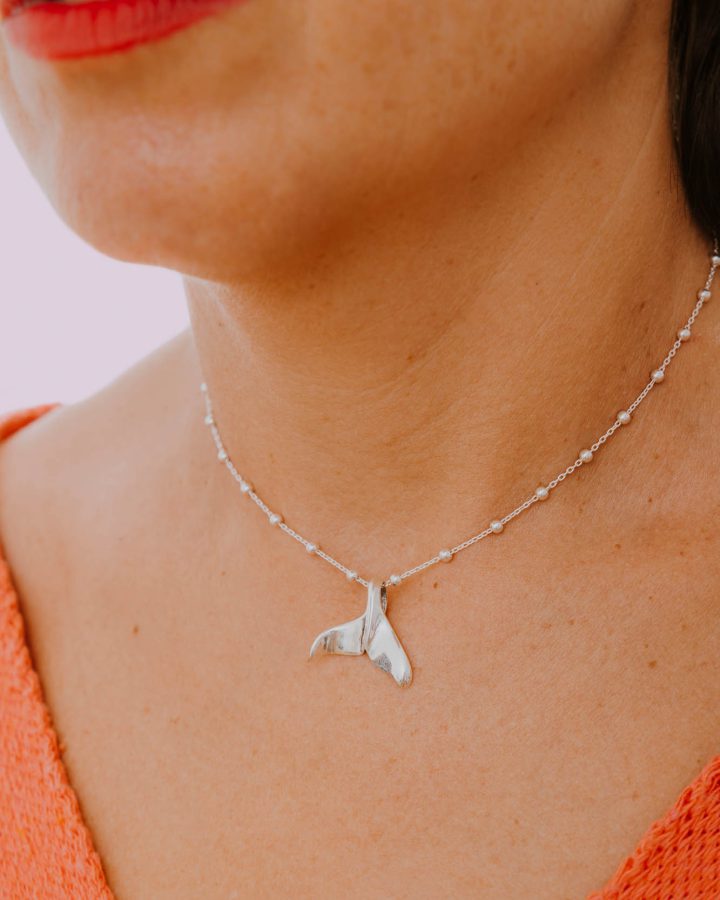 colgante en plata de ley cola ballena lisa