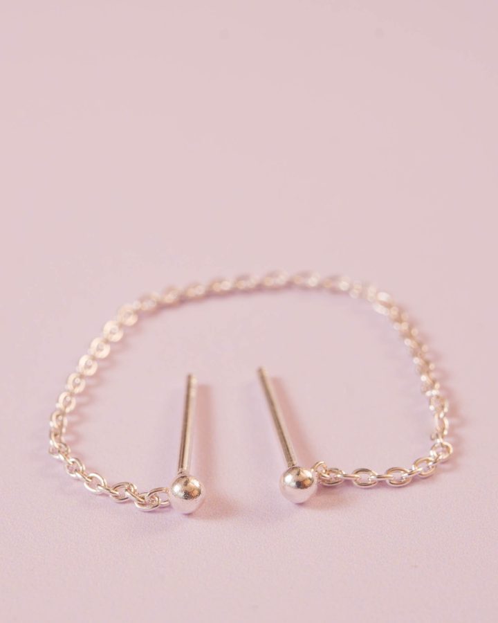 pendiente con cadena en plata de ley doble agujero