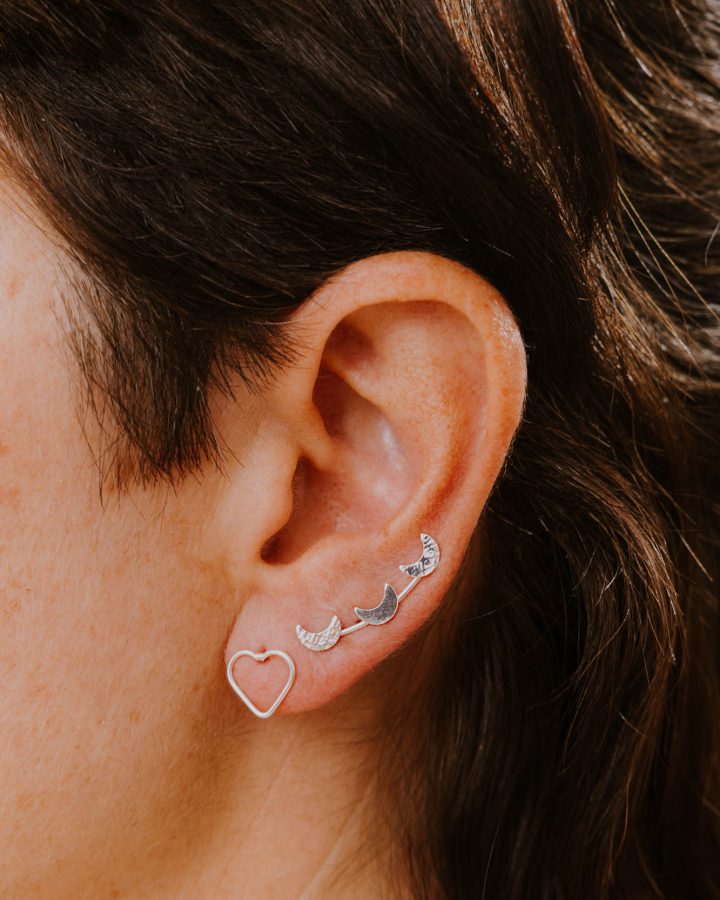 pendiente plata de ley corazón abierto trepadora lunas